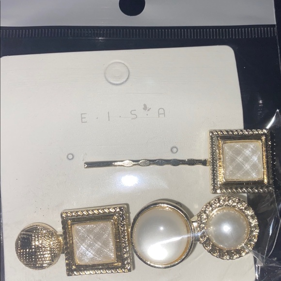 2 - Piece White Pearl Hair Side Clips - Picture 6 of 6